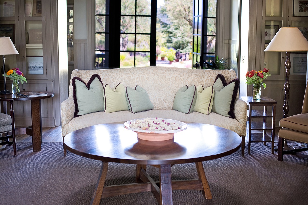 How to Create a Beautiful Outdoor Living Space